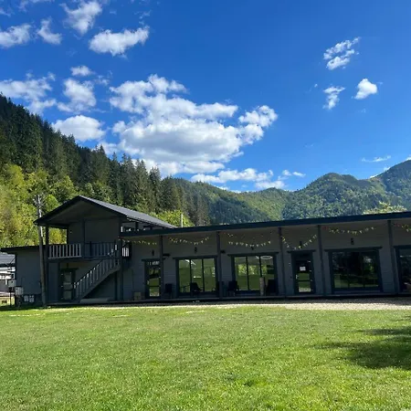 гуцульський двір Lodge *