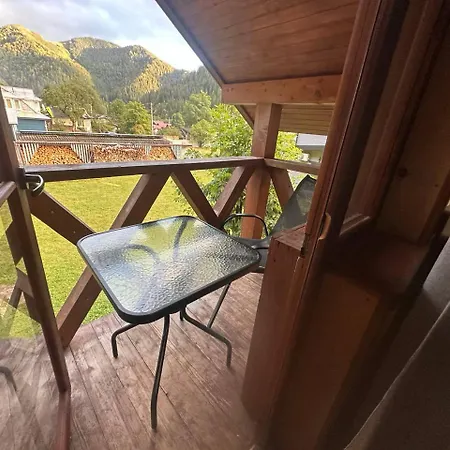 гуцульський двір Lodge