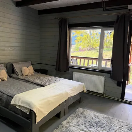 Lodge гуцульський двір
